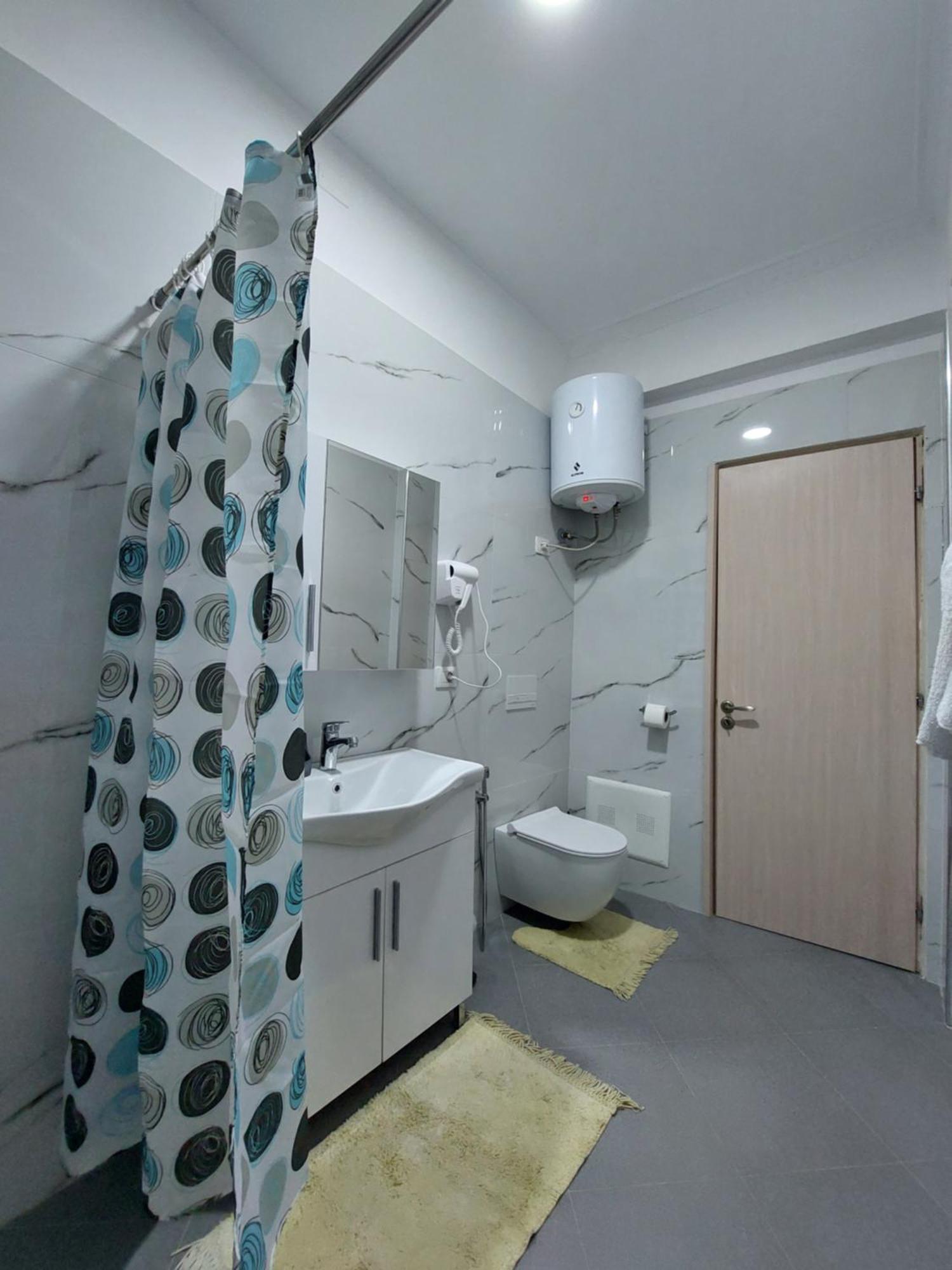 Godard Apartments Влёра Экстерьер фото