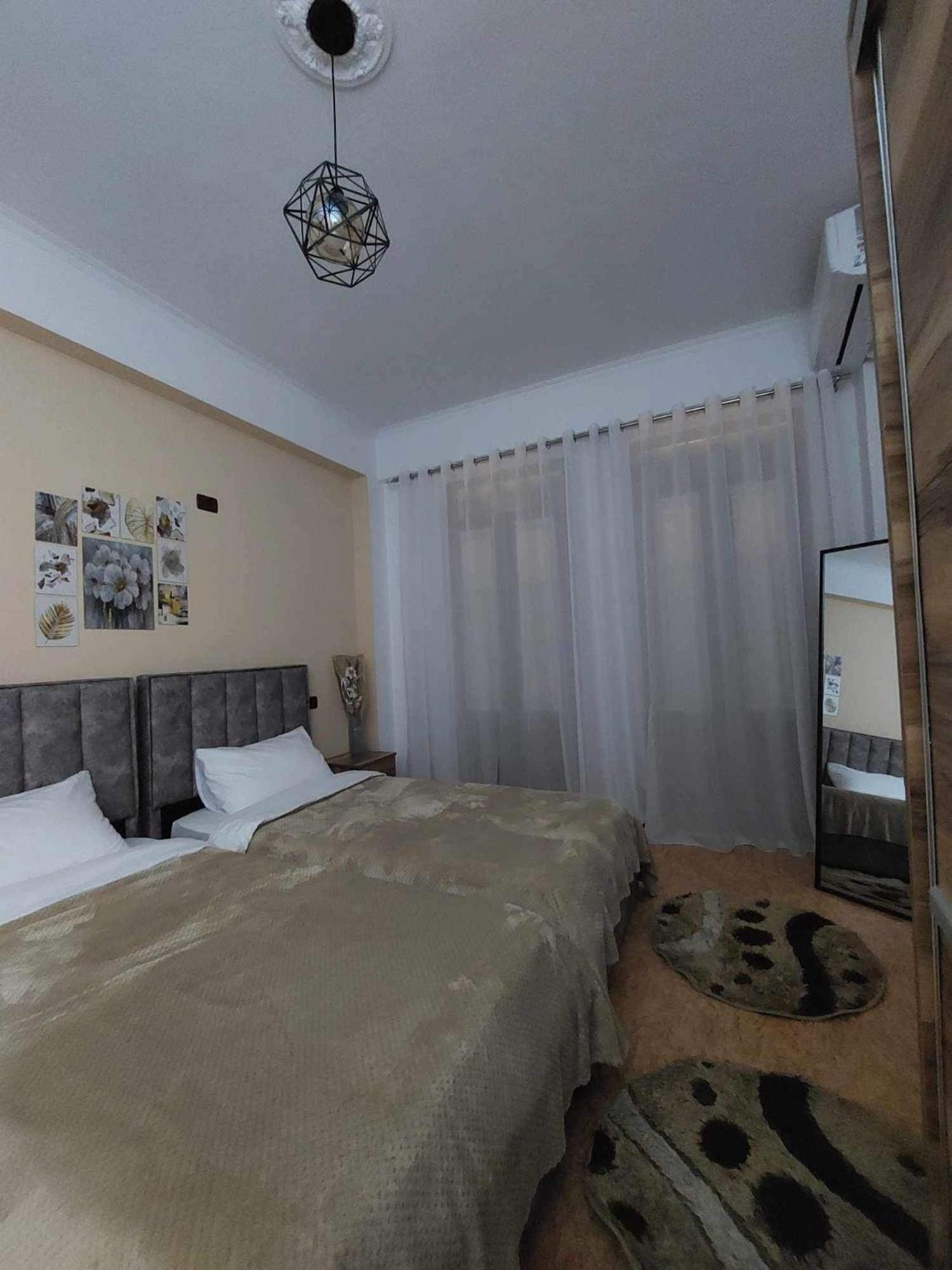 Godard Apartments Влёра Экстерьер фото